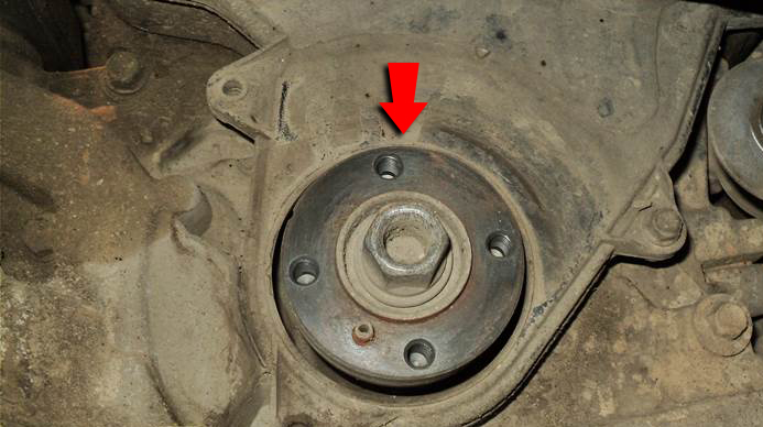 Расположение метки коленвала на Hyundai Santa Fe CM 2006-2012