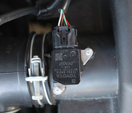 Датчик всасываемого воздуха Toyota RAV4