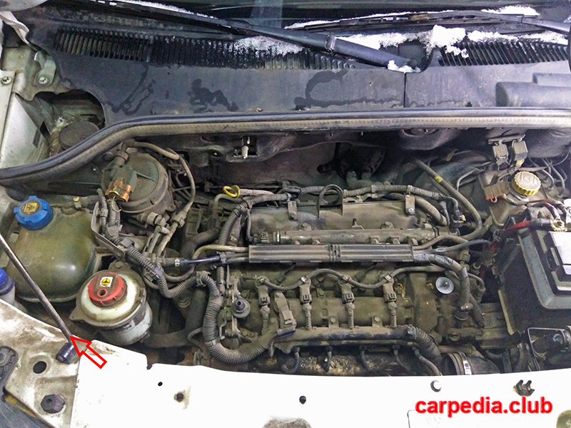 Опора капота Fiat Doblo I 2007