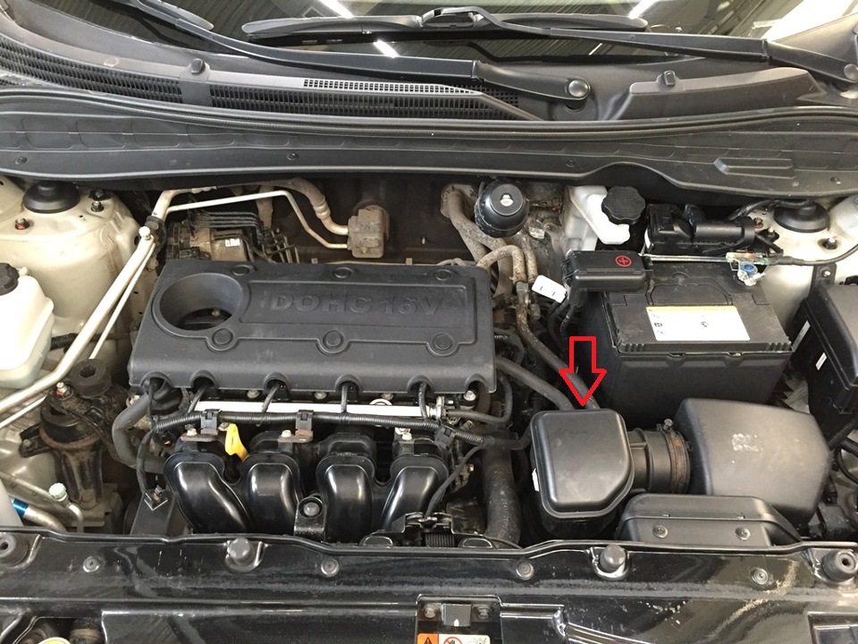 Расположение шлангов воздушного фильтра на автомобиле Hyundai ix35