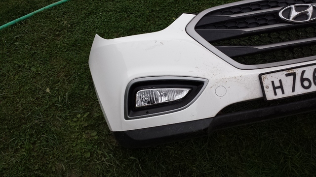 Установленная противотуманная фара на автомобиле Hyundai ix35