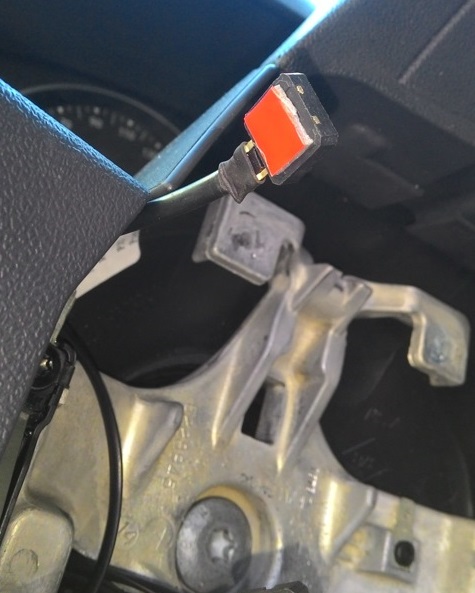 Крепление кнопок круиз контроля к рулю (вид 1) Renault Kangoo