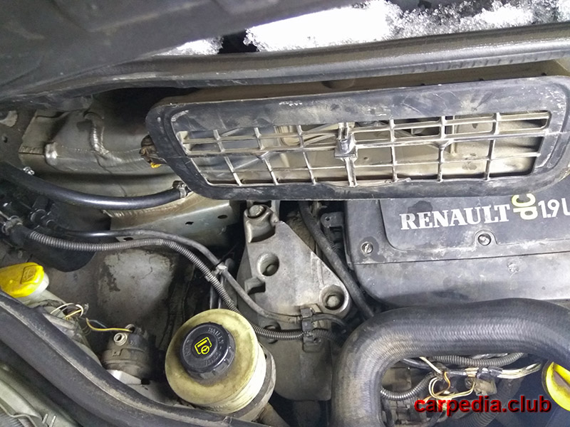 Подкапотное пространство Renault Trafic II 2002-2016