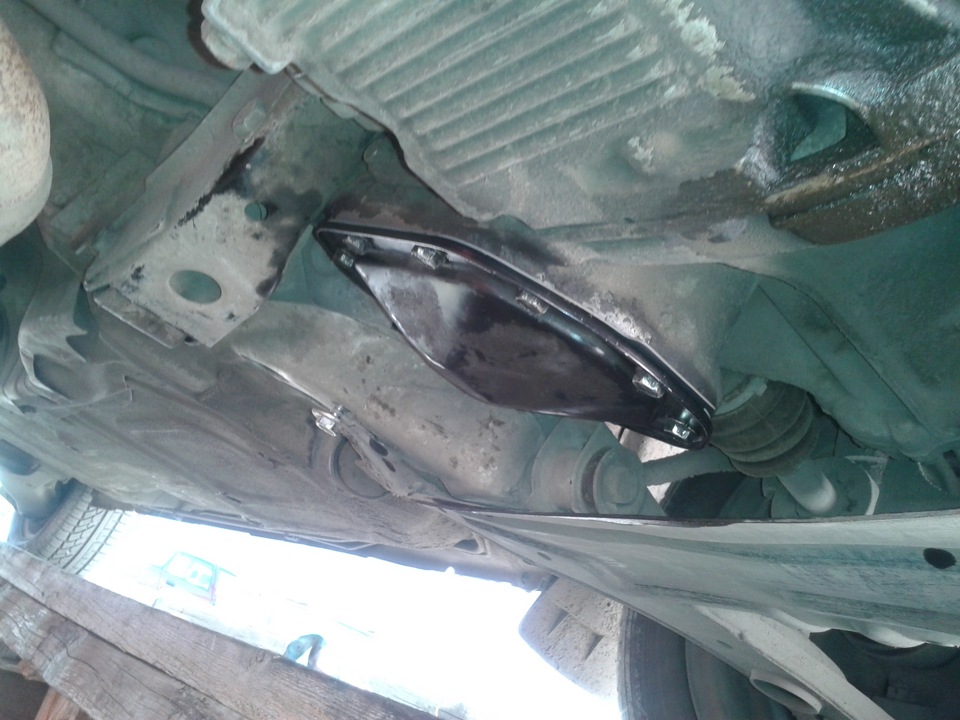 Очищенная крышка коробки передач Daewoo Nexia N150