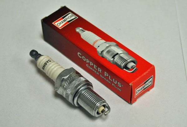 Свеча зажигания CHAMPION RN9YC двигателя A15SMS Daewoo Nexia N150