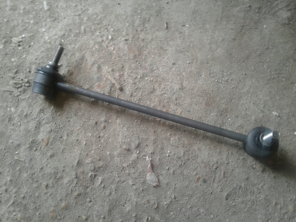 Стойка стабилизатора 54830-1E000 54840-1E000 на автомобиле Hyundai Accent MC