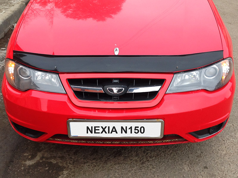 Включенные лампы передних указателей поворота Daewoo Nexia N150