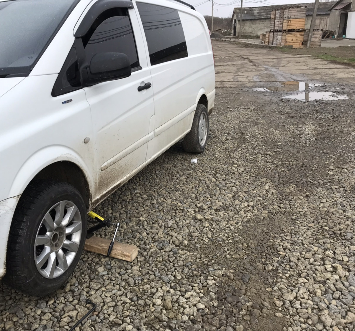 Передняя часть автомобиля Mercedes-Benz Vito W639