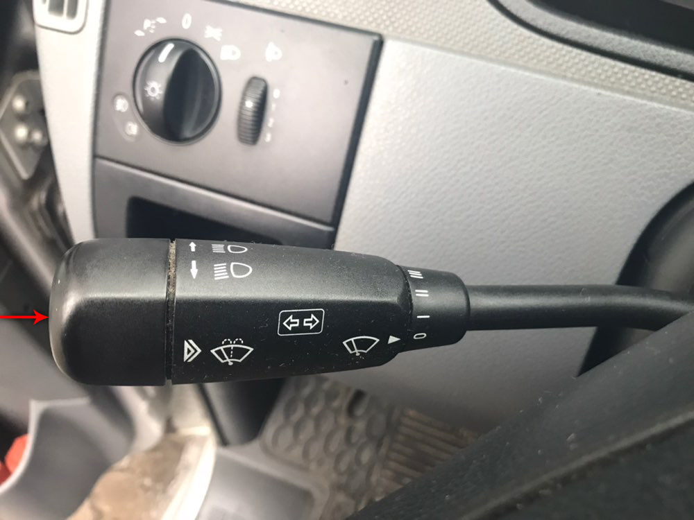 Включение стеклоочистителя на автомобиле Mercedes-Benz Vito W639