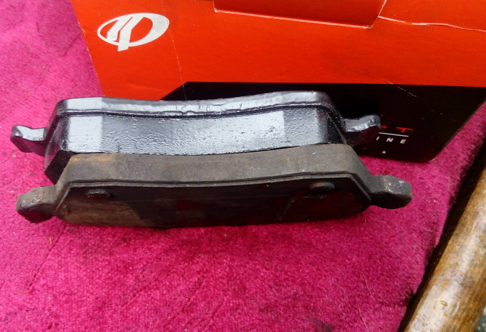 Проверка степени износа тормозных колодок, дисков и барабанов Nissan Note 2004 - 2012