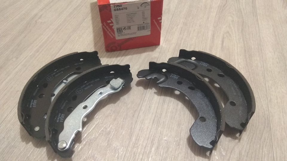 Проверка степени износа тормозных колодок, дисков и барабанов Nissan Note 2004 - 2012