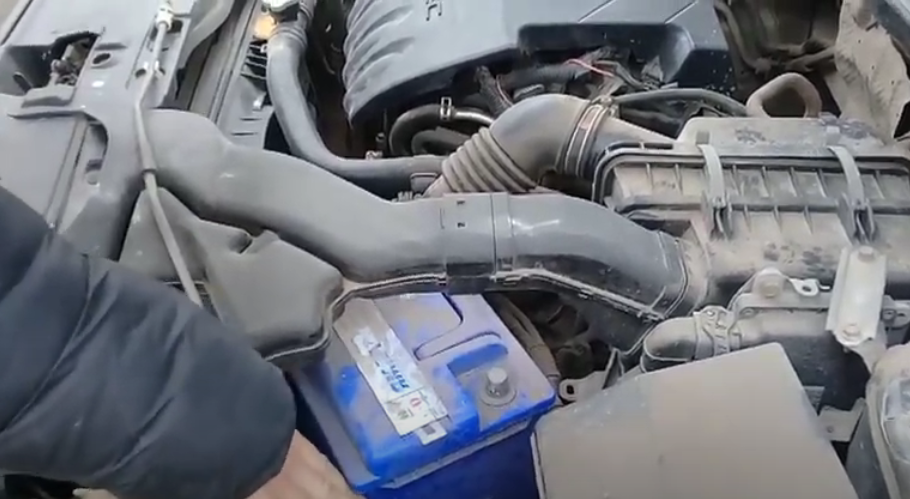 Замена лампы багажника Mitsubishi Lancer X