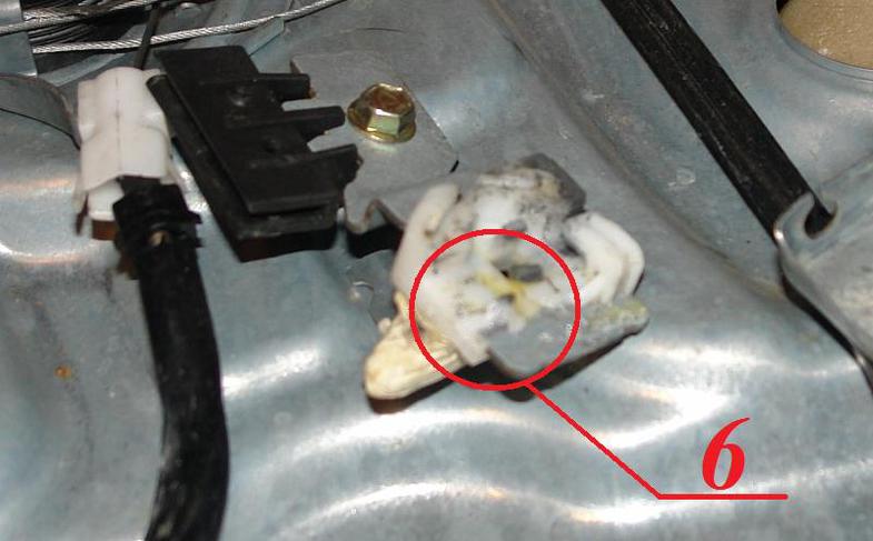 Металиические части которые нужно отрезать Nissan Primera