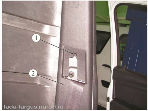 Крепление облицовки центральной стойки Lada Largus