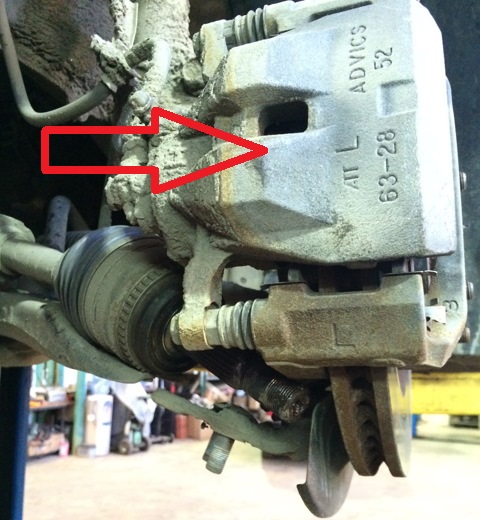Суппорт Toyota Camry 